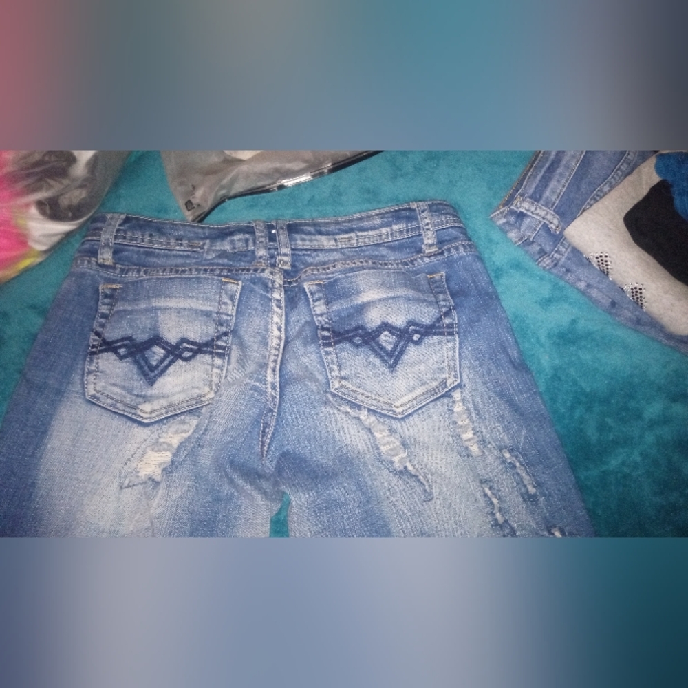 Women's like new with out tags very cute wishful park brand capris size 7